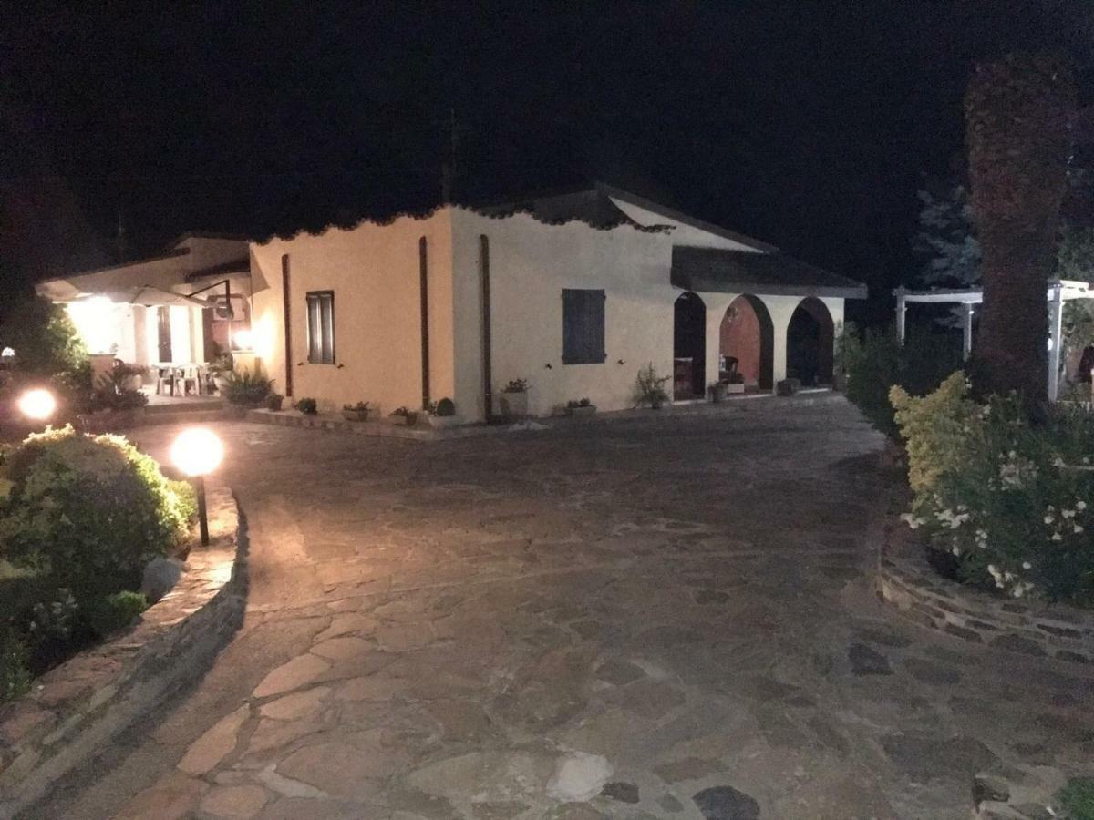Casa Vacanze La Guzzetta Ranch Villa Canaglia Exterior foto